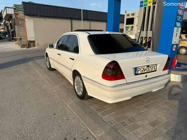 Mercedes-Benz C class 2000 · 2.8 AT