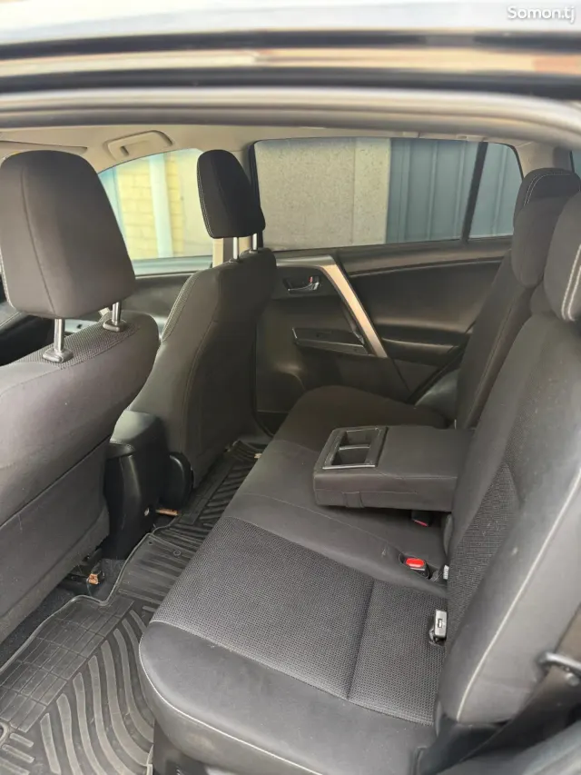 Toyota RAV 4 2017 · 2.5 AT