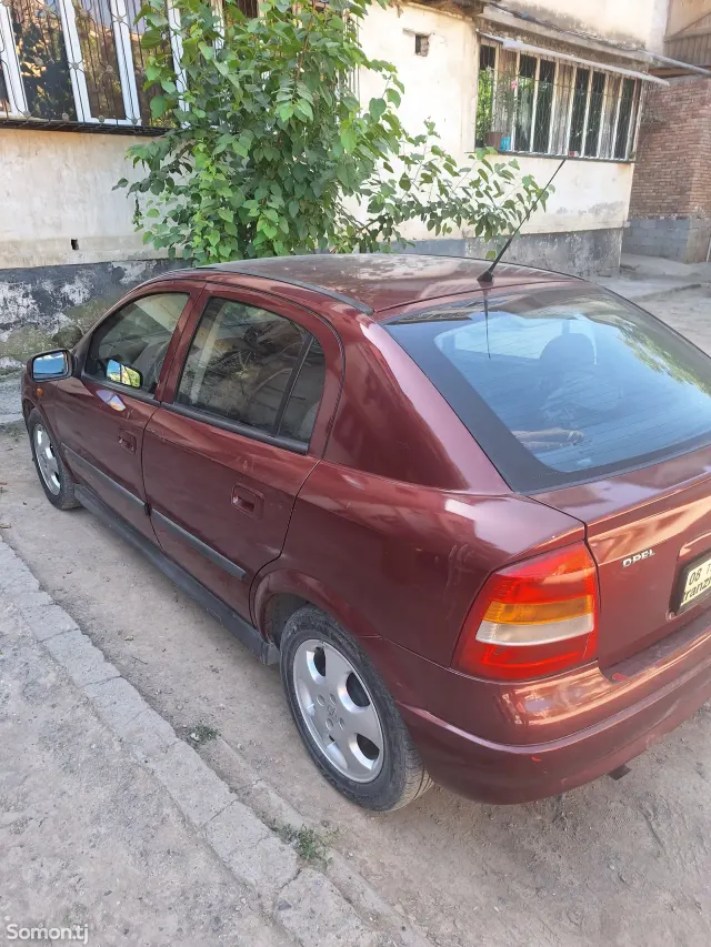 Opel Astra G 1998 · 1.6 AT