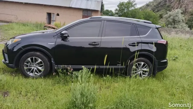 Toyota RAV 4 2016 · 2.5 AT
