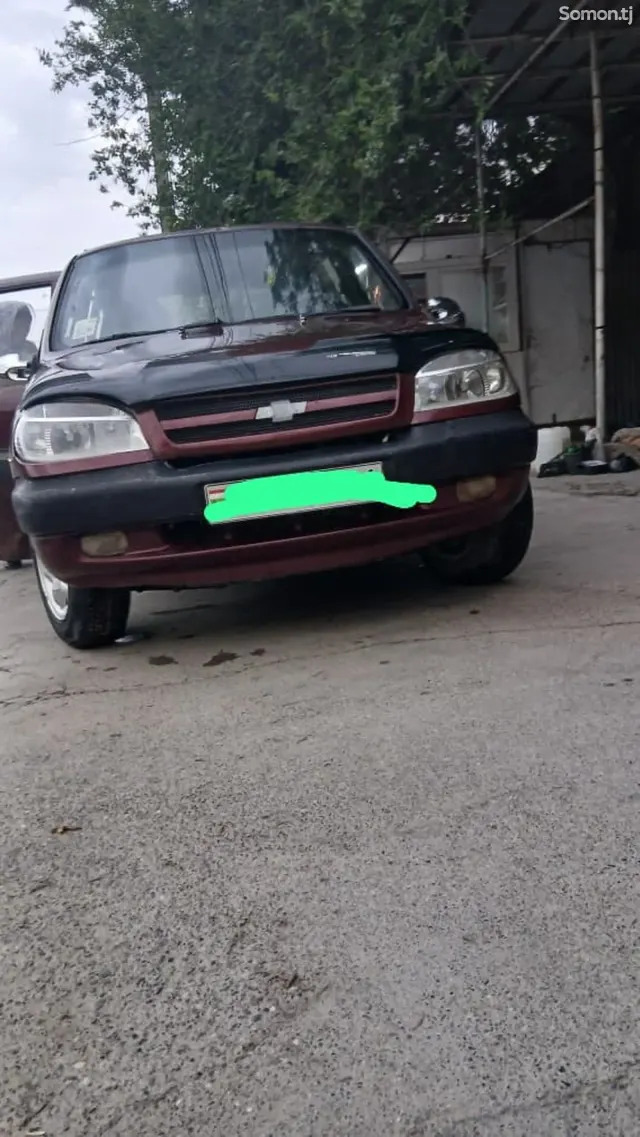 Chevrolet Niva 2004 · 1.6 MT