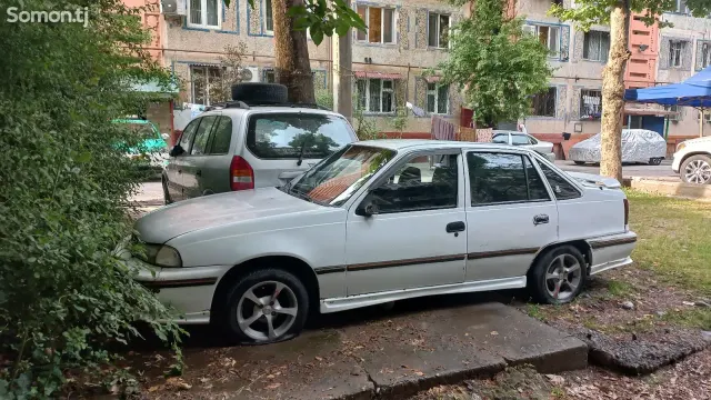 Daewoo Nexia 1995 · 1.6 MT