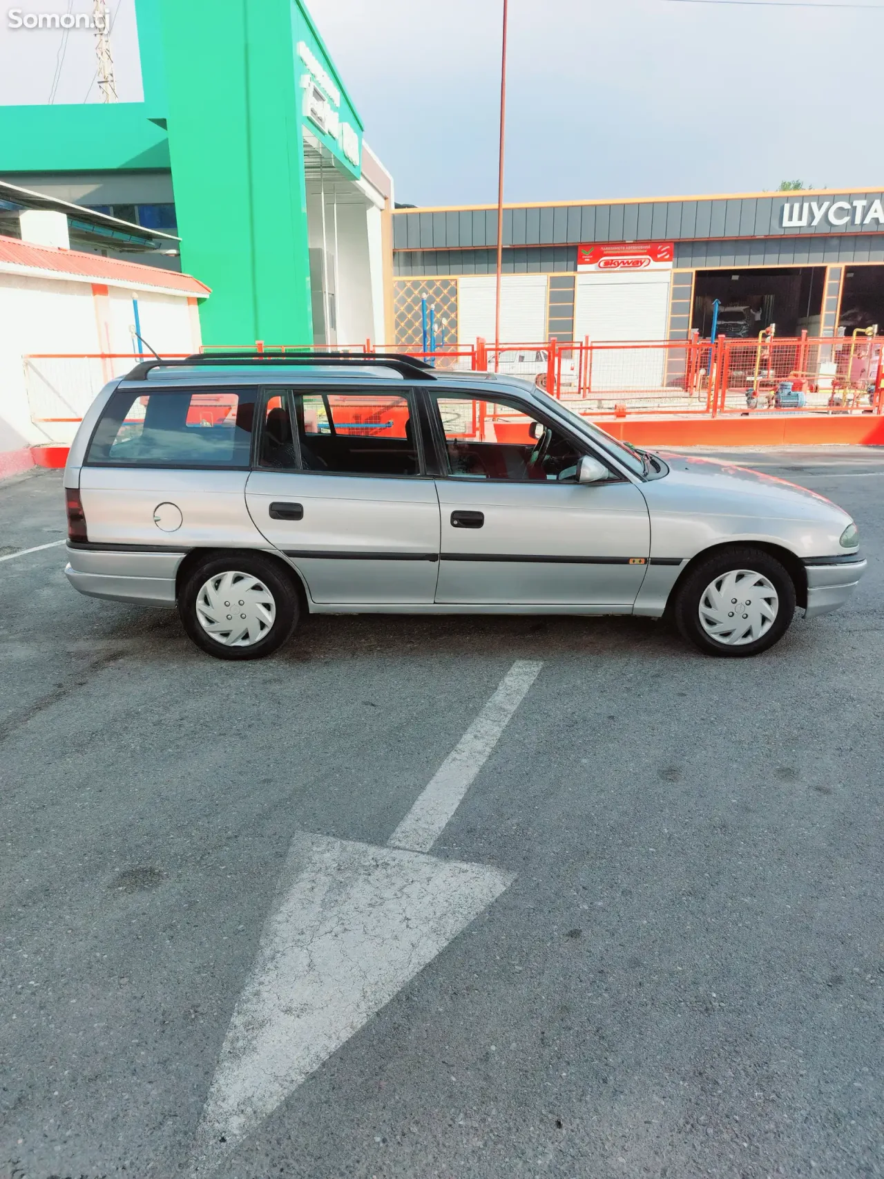 Opel Astra F 1994 · 1.6 MT