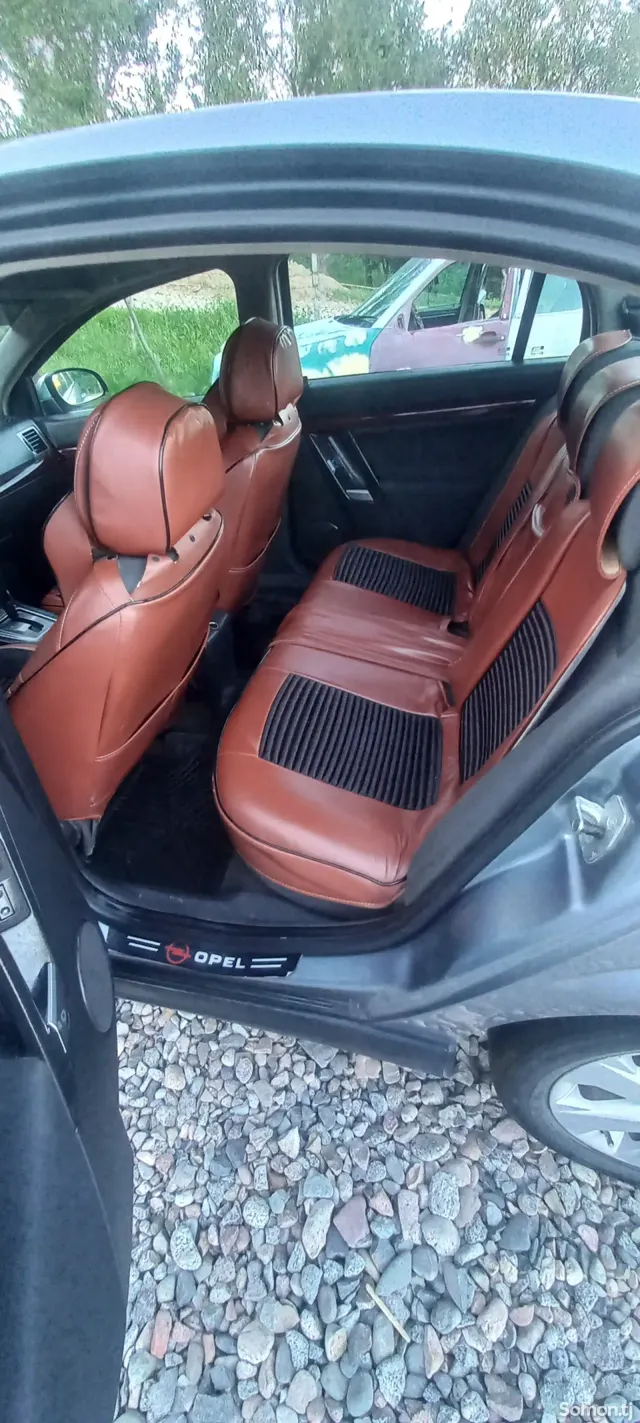 Opel Vectra C 2005 · 2.2 AT
