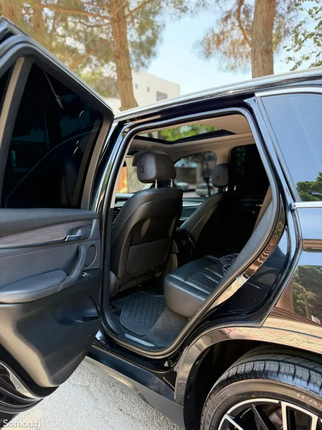 BMW 5 series 2015 · 3.0 AT
