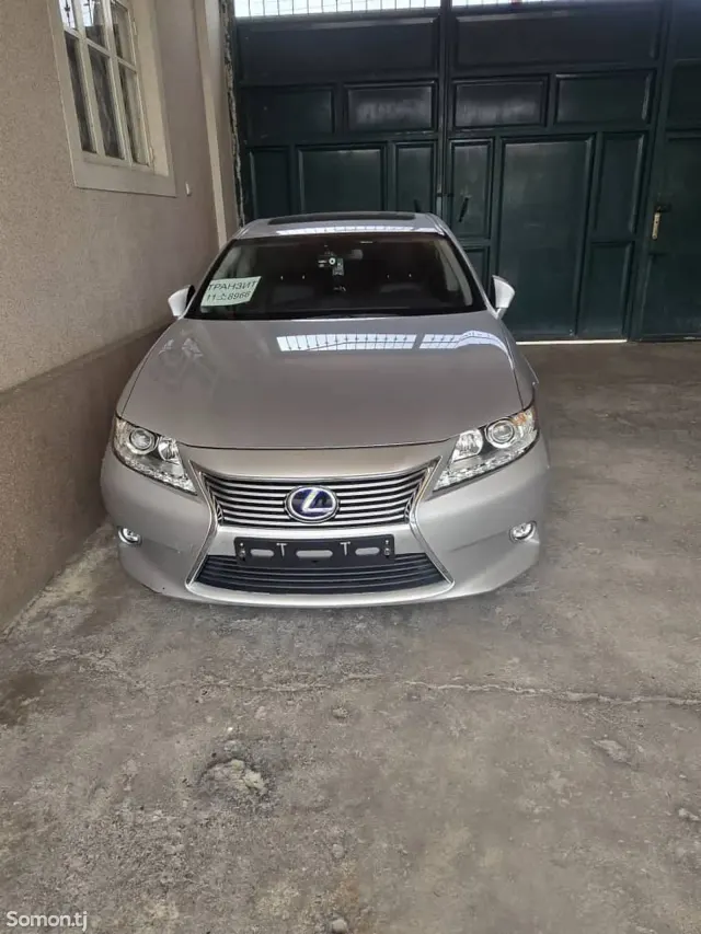 Lexus ES series 2015 · 2.5 AT