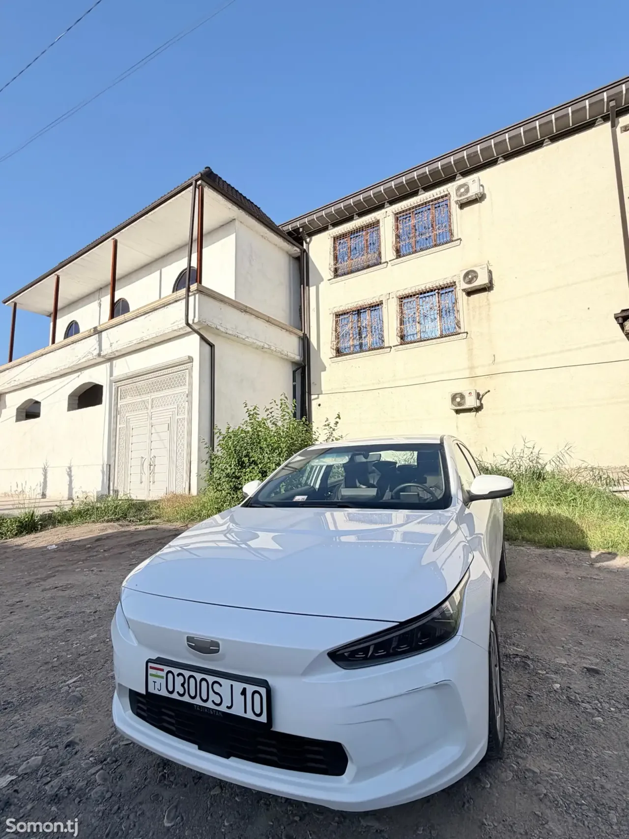 Geely Emgrand 2025 · AT