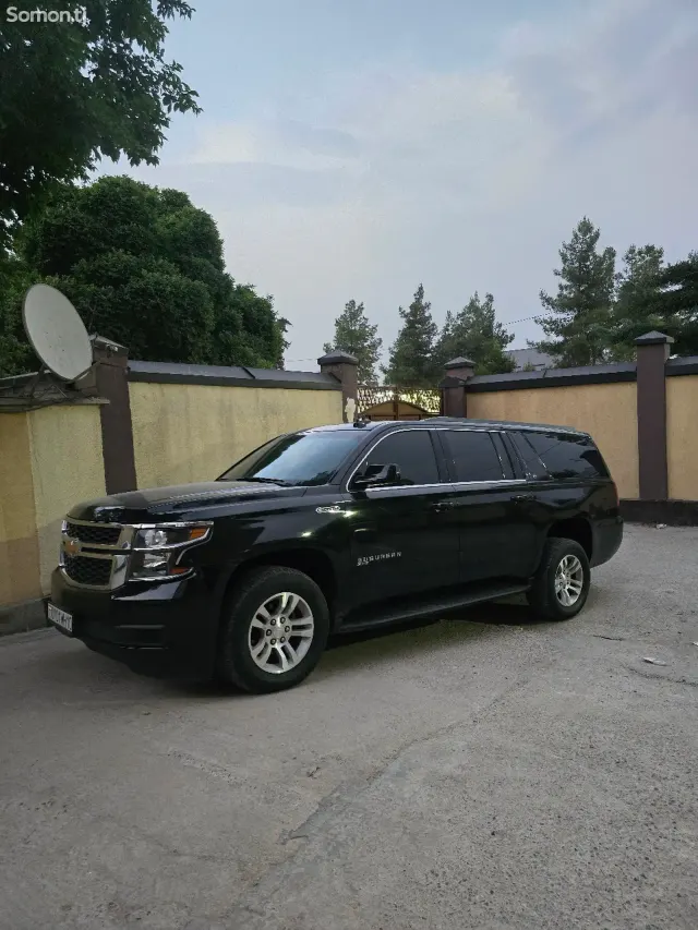 Chevrolet Suburban 2016 · 5.3 AT