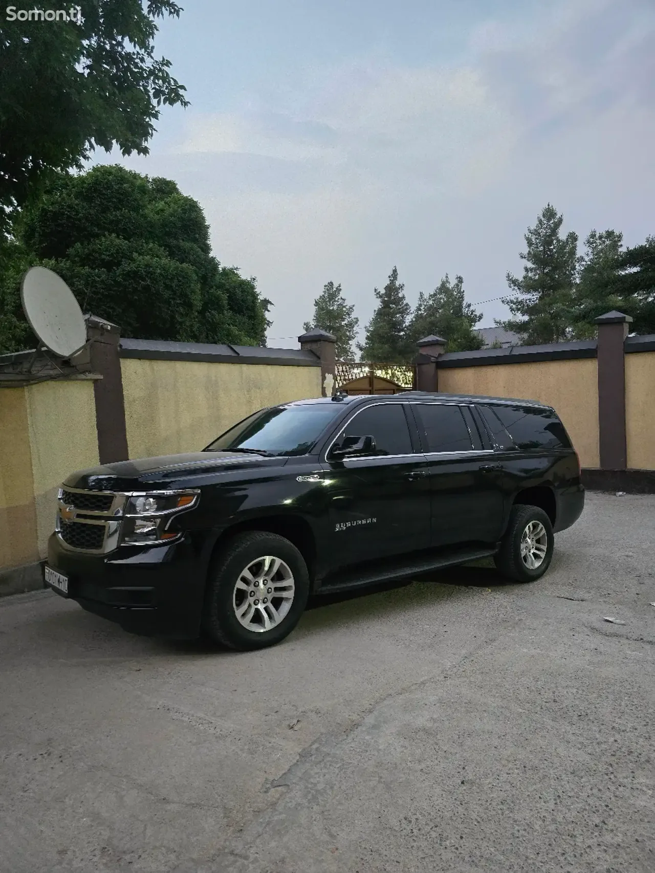 Chevrolet Suburban 2016 · 5.3 AT