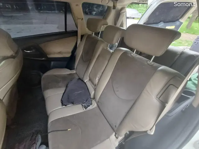 Toyota RAV 4 2007 · 2.4 AT
