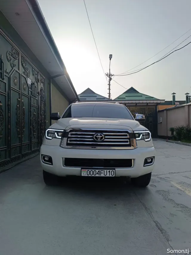Toyota Sequoia 2014 · 5.7 AT