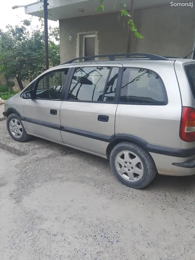 Opel Zafira 2000 · 1.8 MT