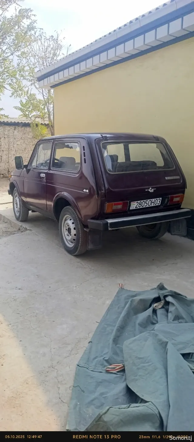 Lada (ВАЗ) Нива 1990 · 1.6 MT