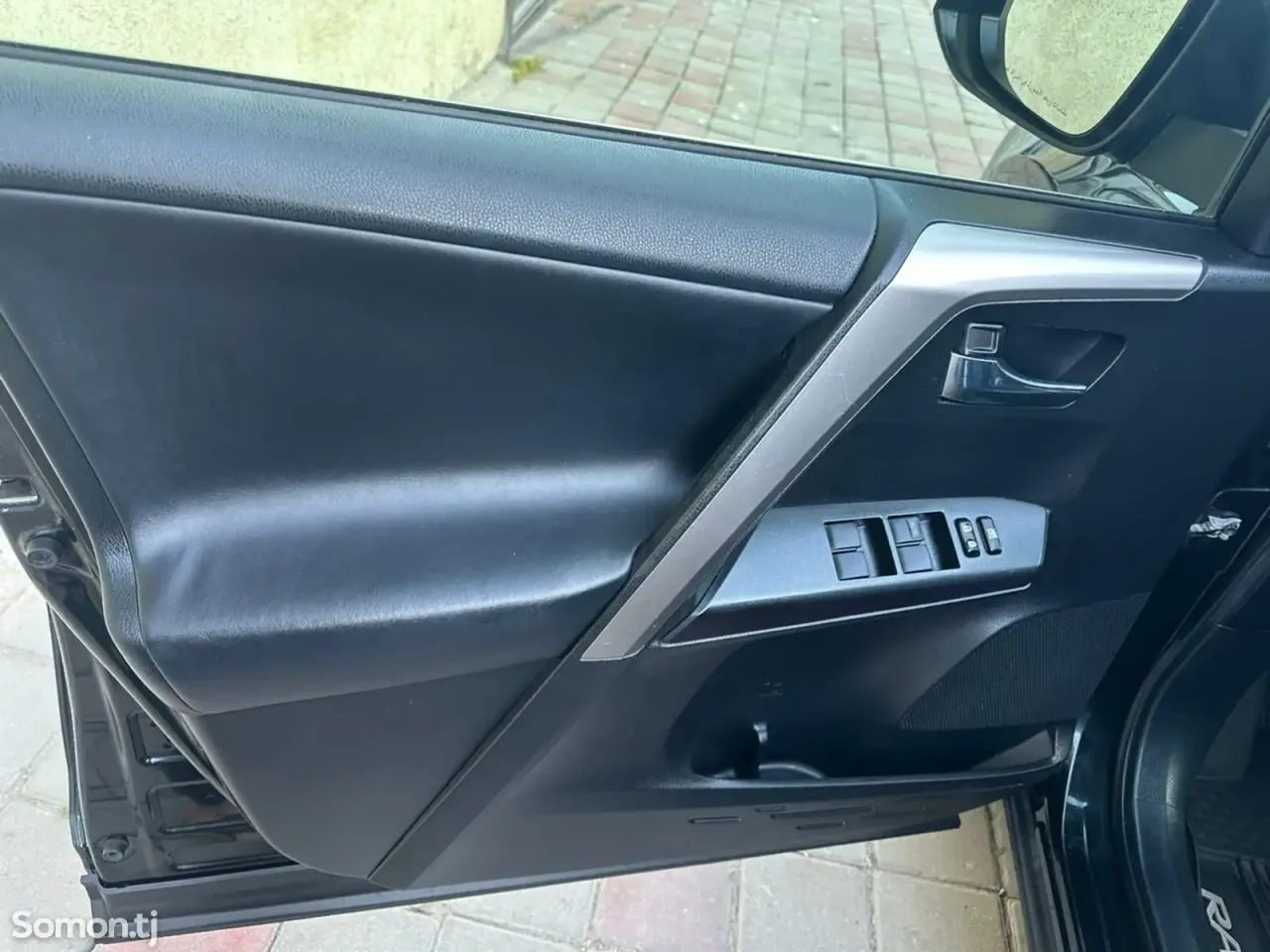 Toyota RAV 4 2016 · 2.5 AT