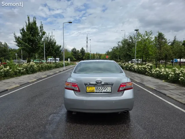 Toyota Camry 2011 · 2.4 AT