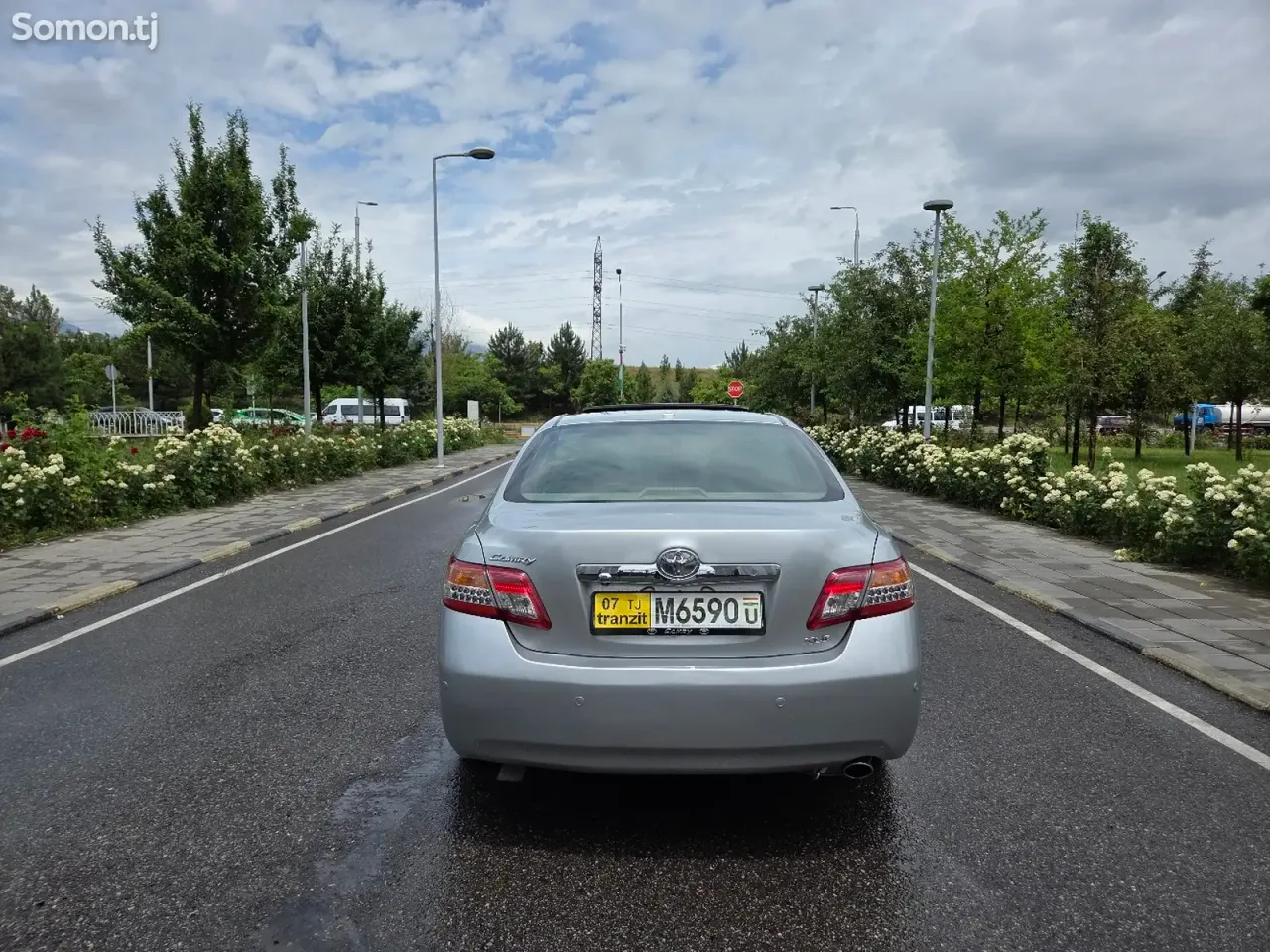 Toyota Camry 2011 · 2.4 AT