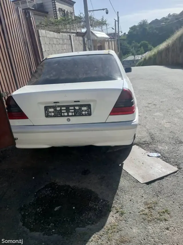 Mercedes-Benz B class 1988 · 2.0 MT