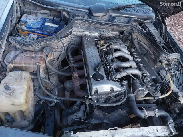 Mercedes-Benz W124 1991 · 2.7 MT