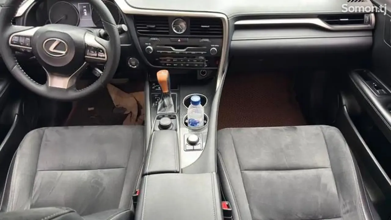 Lexus RX series 2018 · 2.0 AT