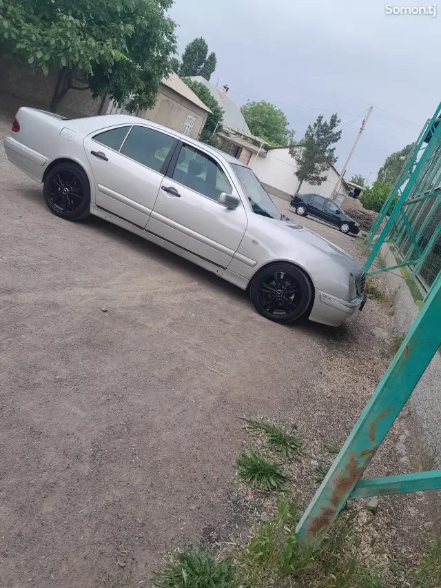 Mercedes-Benz E class 1997 · 2.8 AT