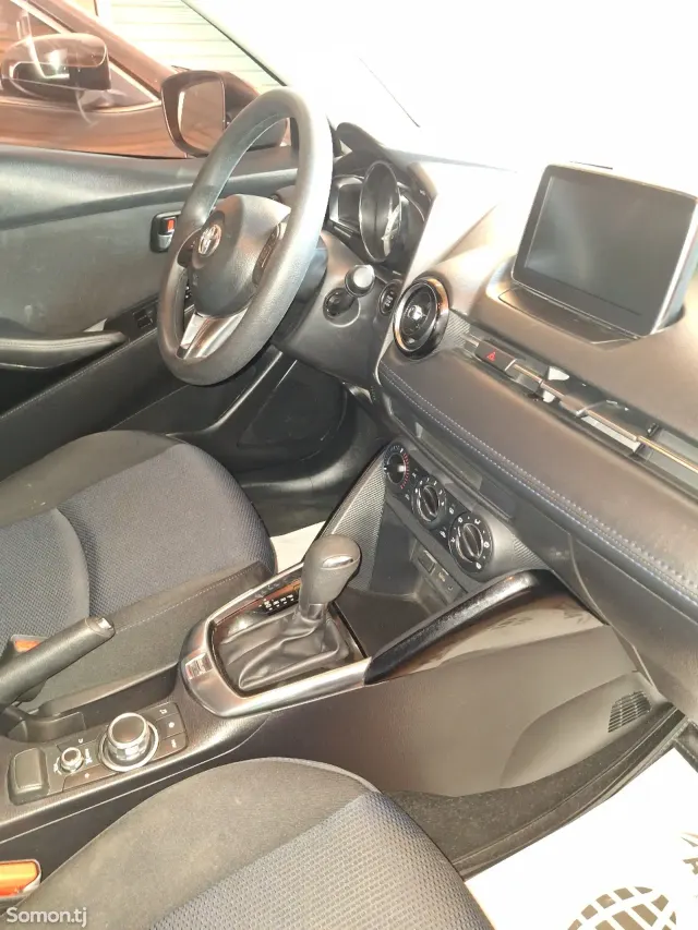 Toyota Yaris 2017 · 1.8 AT