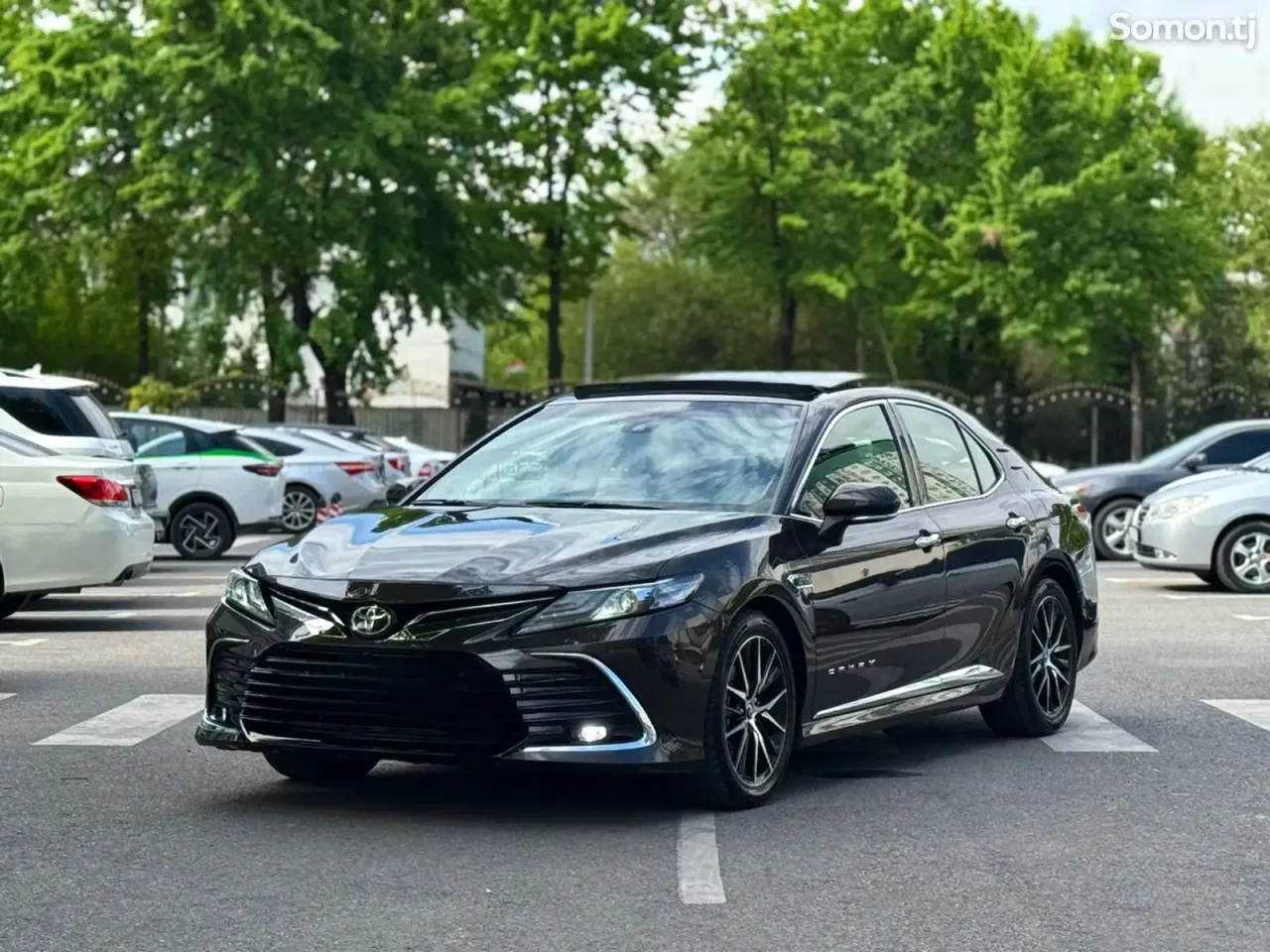 Toyota Camry 2018 · 2.5 AT