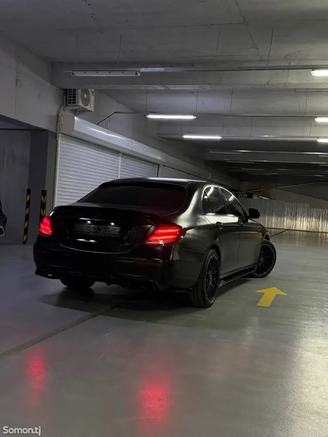 Mercedes-Benz E class 2016 · 2.0 AT