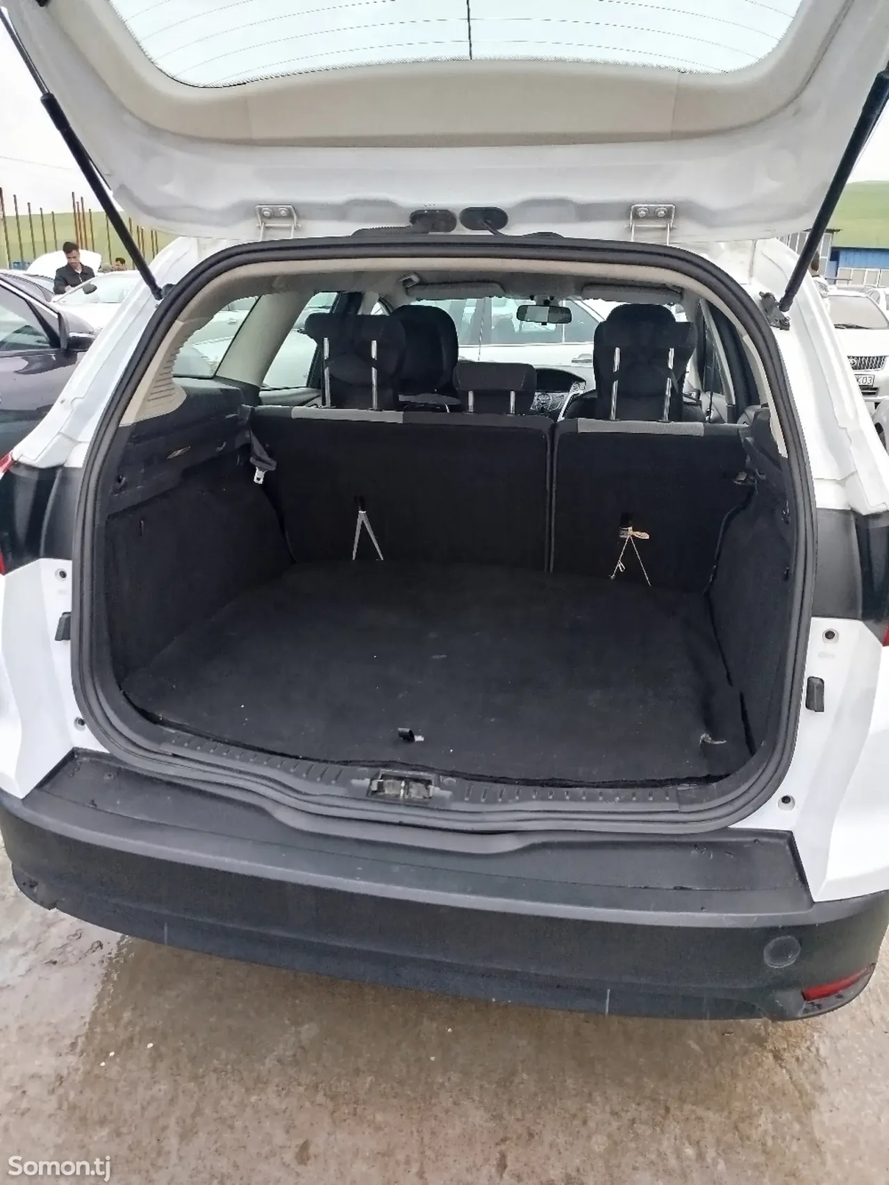 Ford Focus 2013 · 1.6 AT