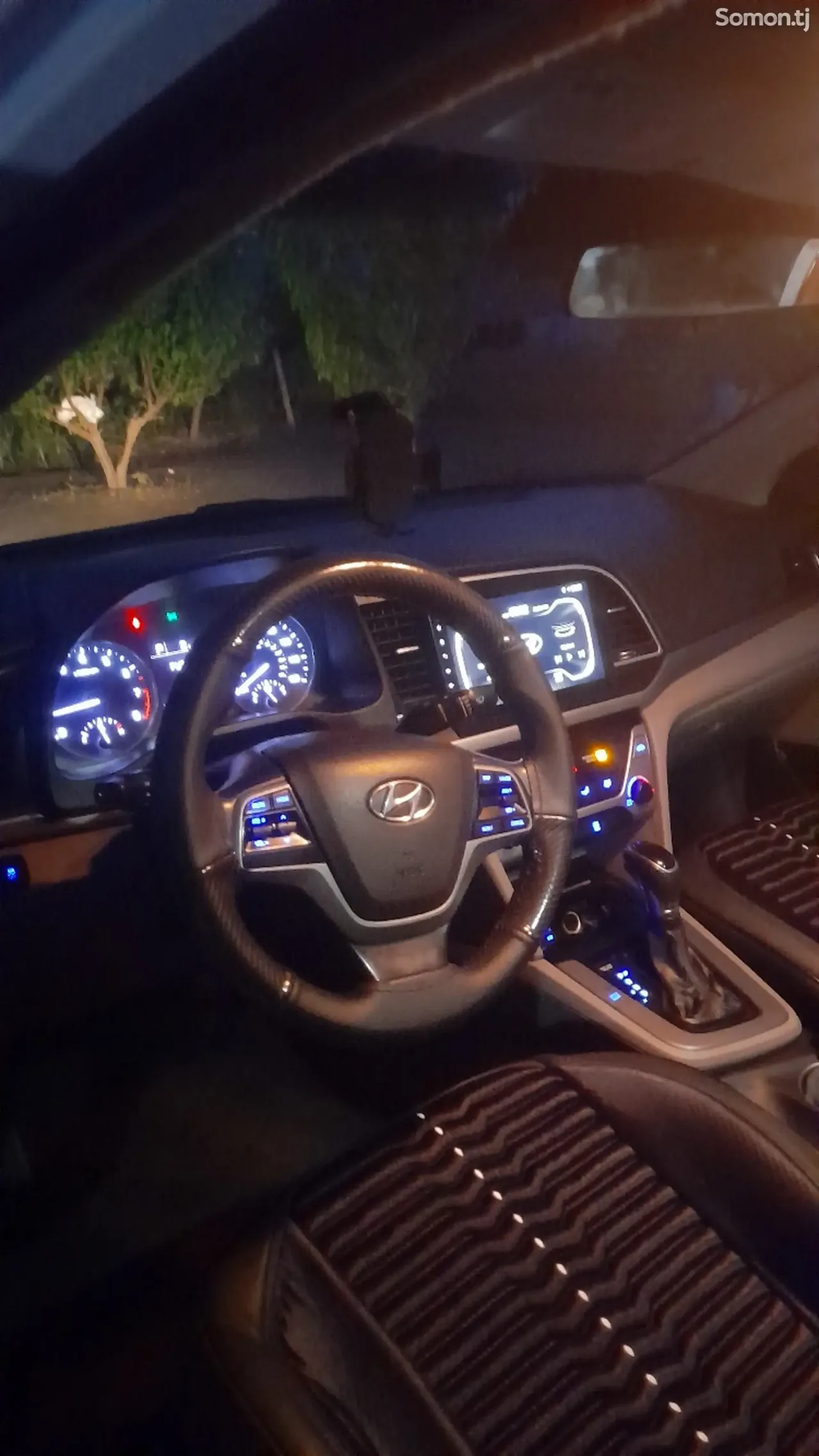 Hyundai Elantra 2017 · 2.0 AT