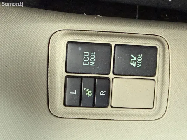 Toyota Aqua 2014 · 1.5 AT