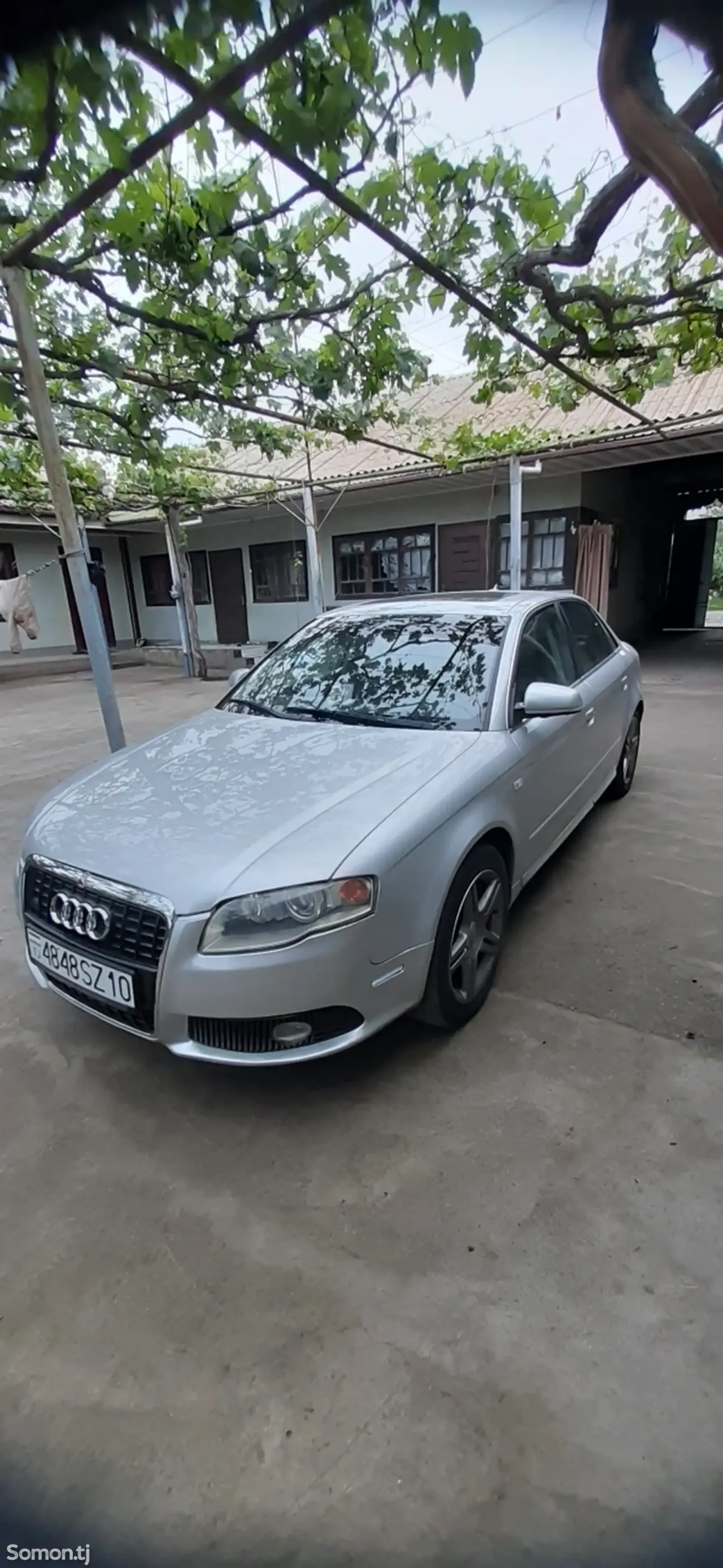 Audi A4 2008 · 2.0 MT