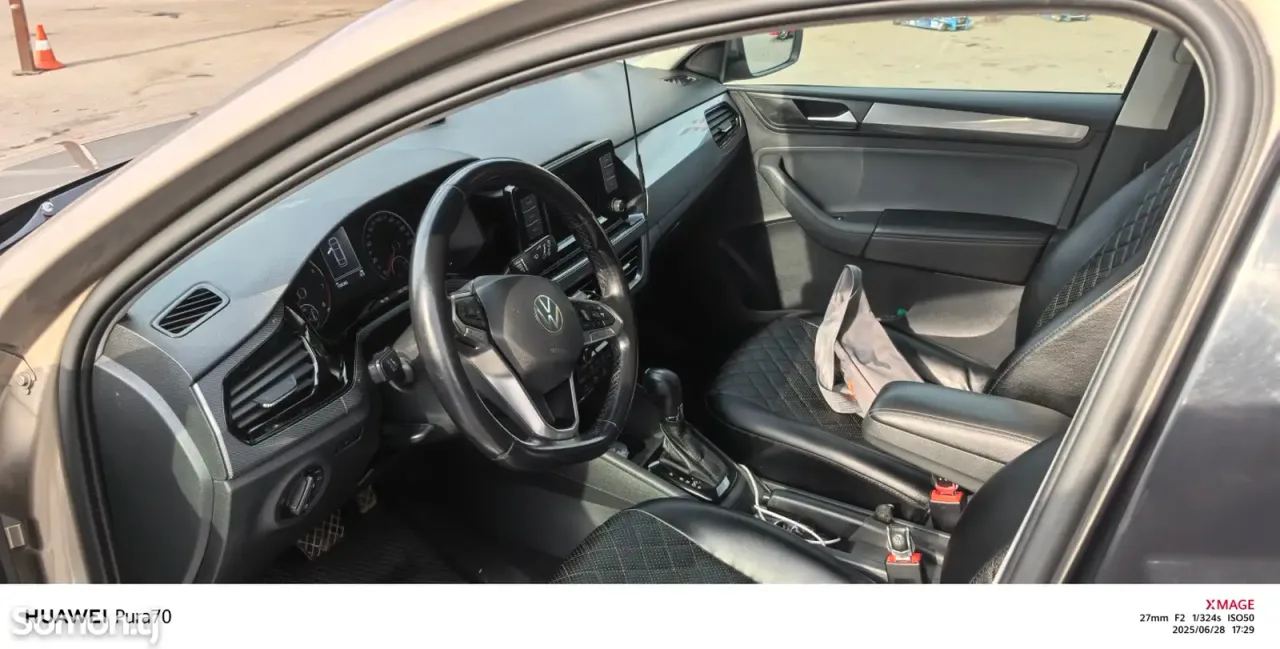 Volkswagen Polo 2021 · 1.6 AT