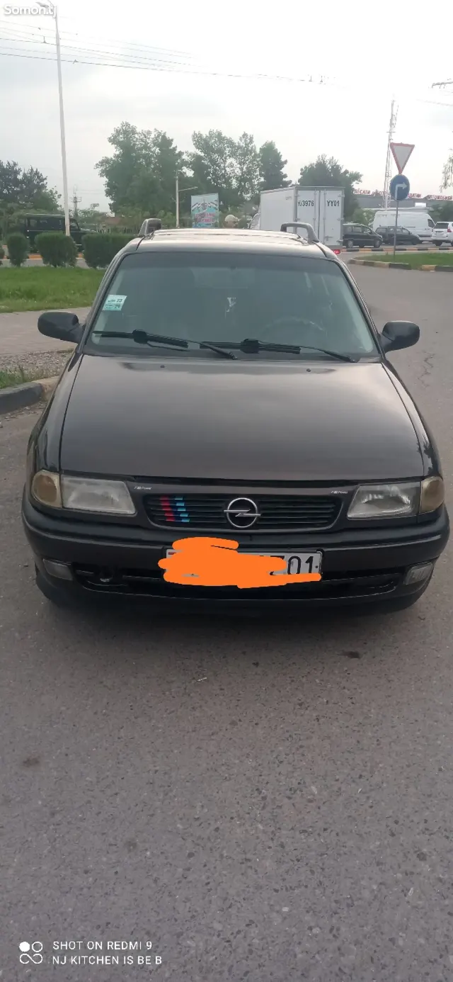 Opel Astra F 1996 · 1.6 MT