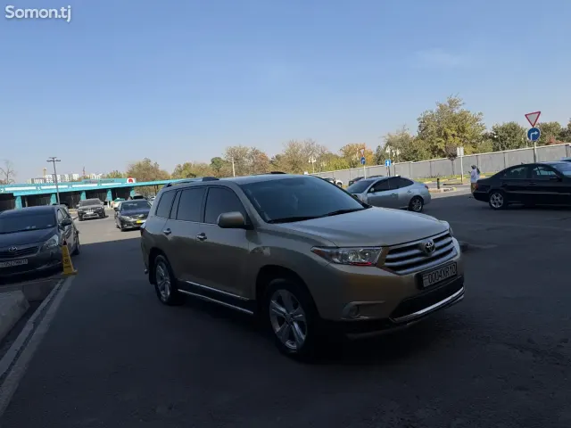 Toyota Highlander 2012 · 3.5 AT