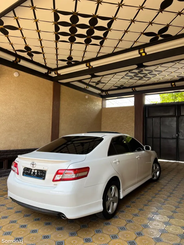 Toyota Camry 2010 · 2.5 AT