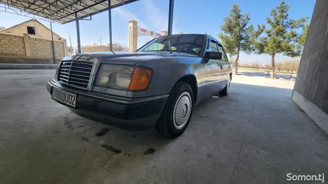 Mercedes-Benz W124 1991 · 2.0 MT