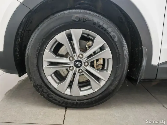 Hyundai Santa Fe 2015 · AT