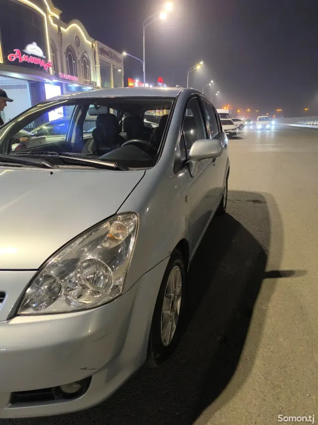 Toyota Verso 2006 · 1.8 MT