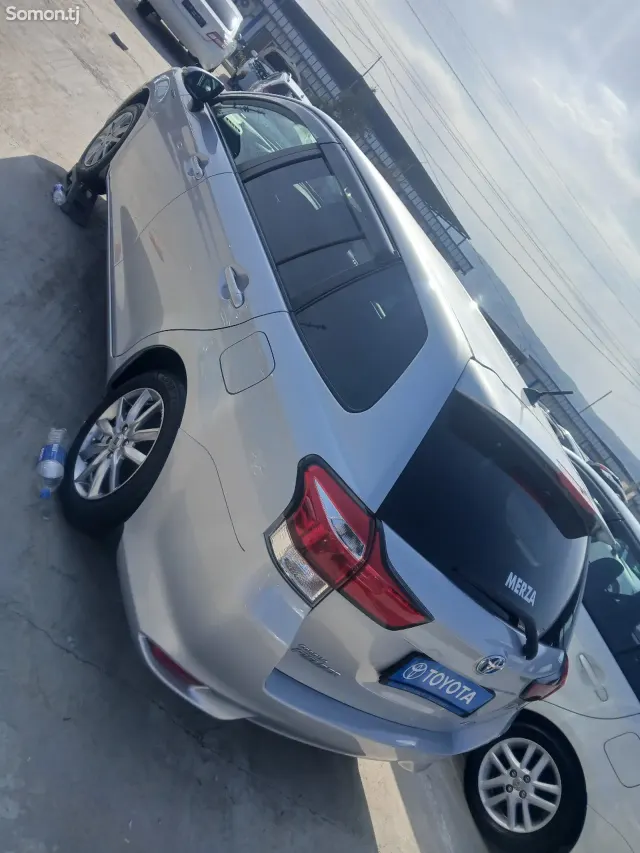 Toyota Fielder 2015 · 1.5 AT