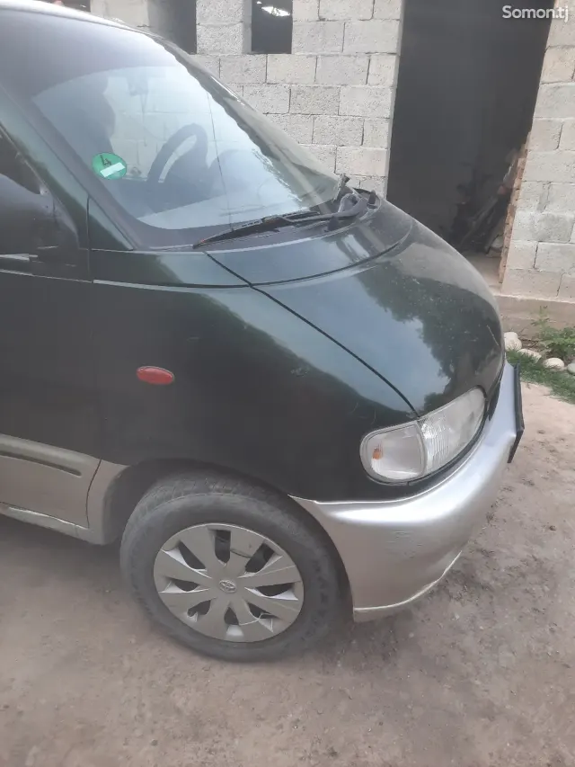 Nissan Serena 1998 · 1.6 MT