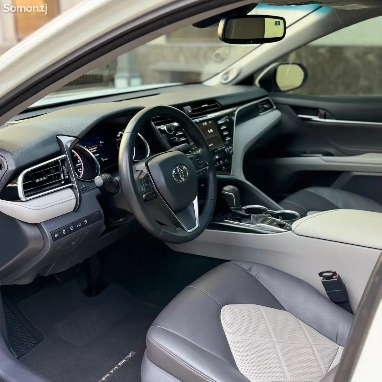 Toyota Camry 2018 · 3.5 AT