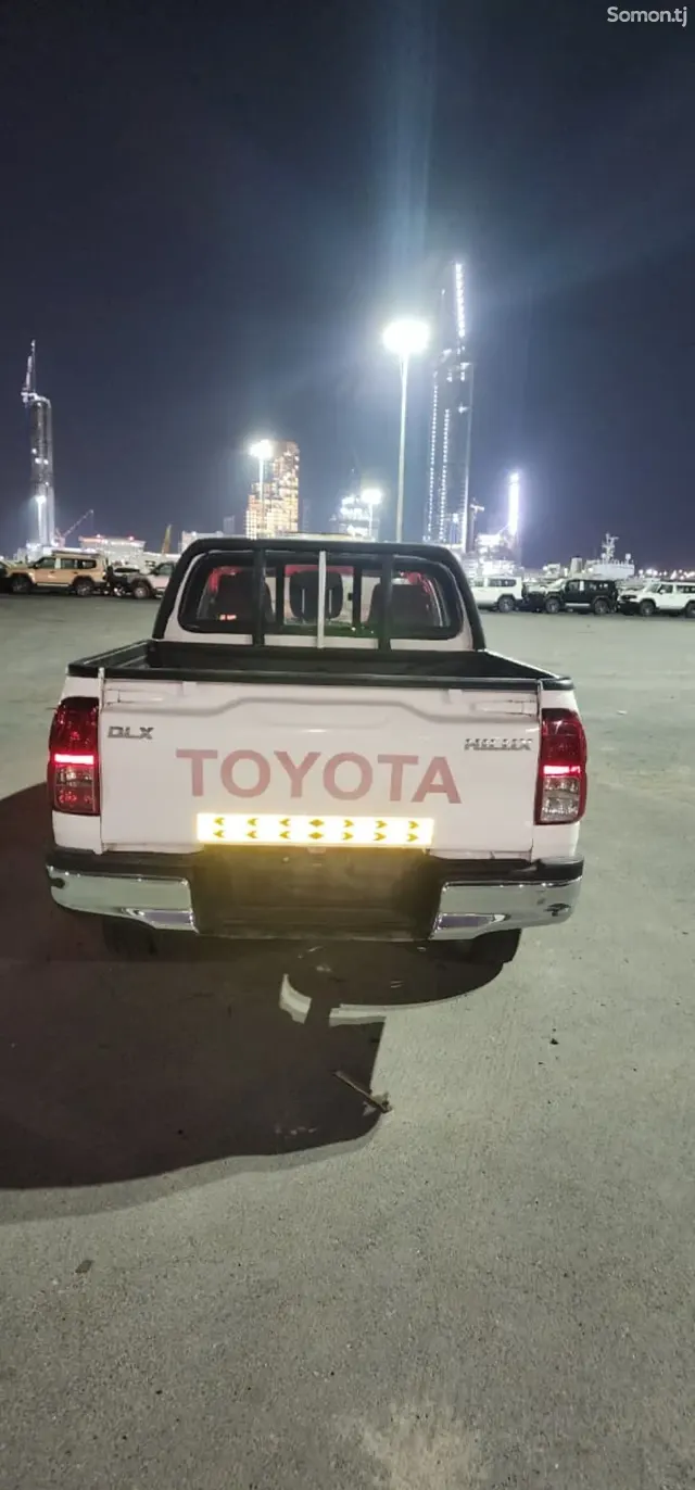 Toyota Hilux 2018 · 2.7 MT