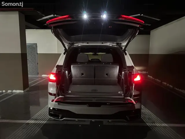 BMW X7 2021 · 4.0 AT