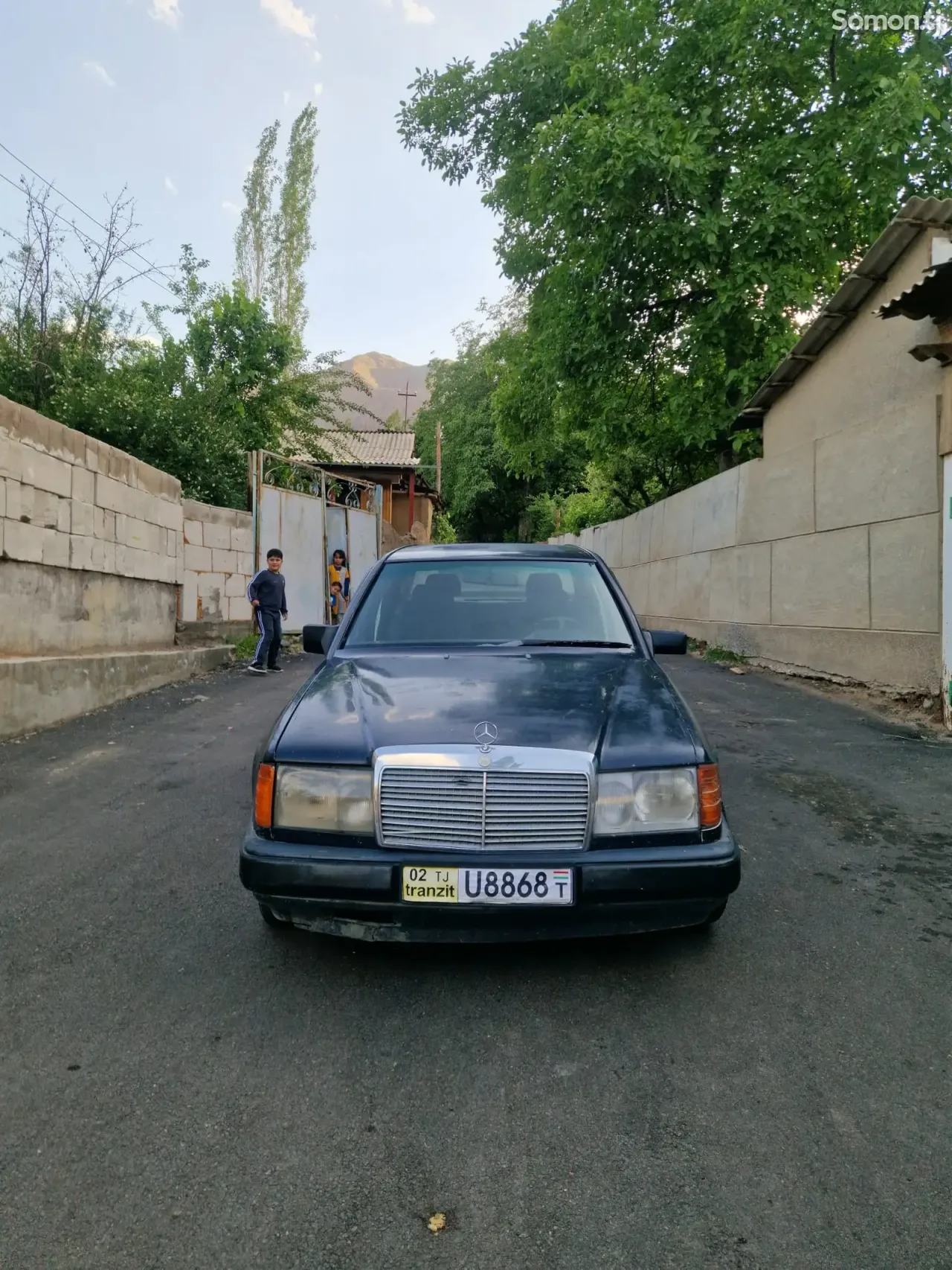 Mercedes-Benz W124 1988 · 2.0 MT
