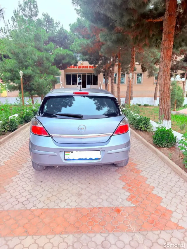 Opel Astra H 2008 · 1.8 MT