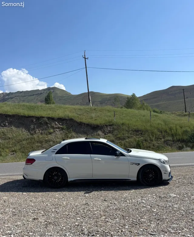 Mercedes-Benz E class 2011 · 3.5 AT