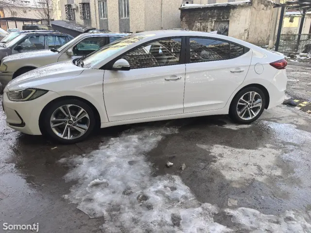 Hyundai Avante 2017 · 1.6 AT