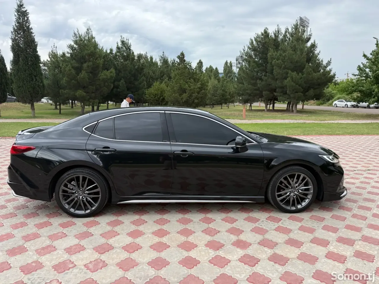 Toyota Camry 2025 · 2.0 AT