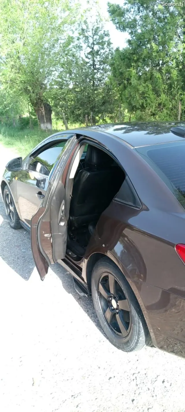 Chevrolet Cruze 2014 · 1.4 AT