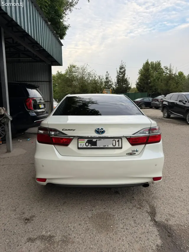Toyota Camry 2015 · 2.5 AT